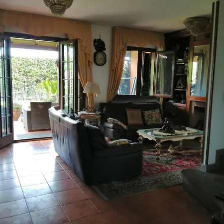 Luxury 3-bedrooms Near The Sea In *